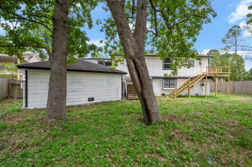 302 Brk Holw Dr, Conroe TX  77385-9107 exterior