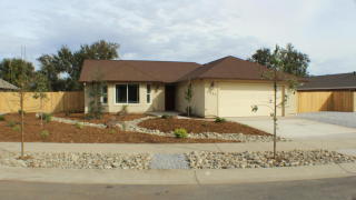 7237 Legacy Ct, Redding, CA 96001-8316