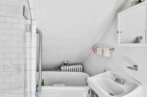 600 3rd Ave, Tinton Falls NJ  07712-5931 exterior