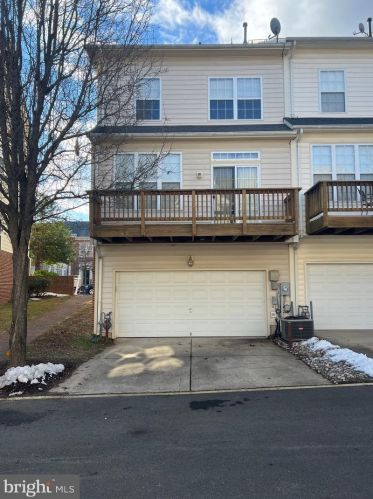 692 Belmont Bay Dr, Woodbridge VA  22191-5401 exterior
