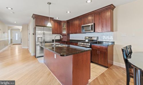 626 Stuart St, Fredericksburg, VA 22401-3527