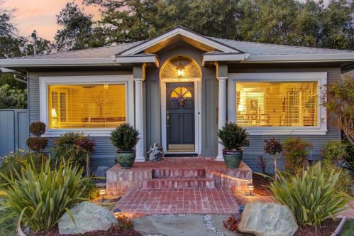 208 Caldwell Ave, Los Gatos, CA 95032-5401