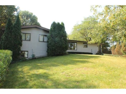 11990 230th St, Hastings, MN 55033-9327