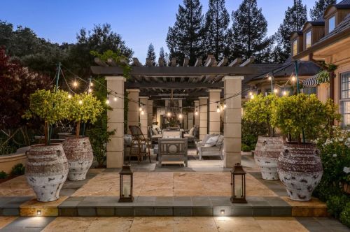 28013 Arastradero Rd, Los Altos, CA 94022-1800