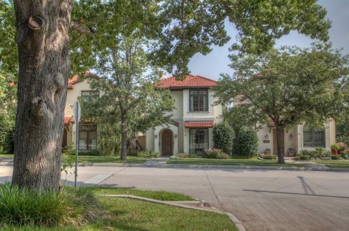 3702 Crestline Rd, Fort Worth TX  76107-3334 exterior