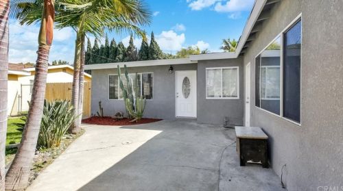 3253 Roberta Ln, Oceanside, CA 92054-3845