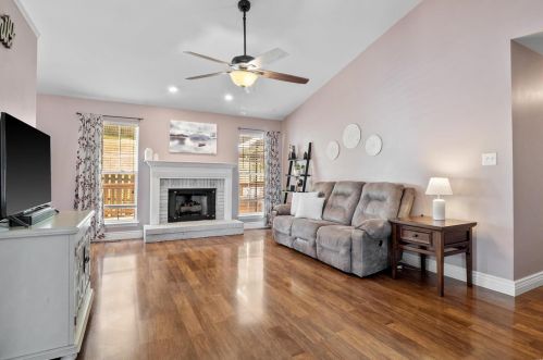 1034 Winter Park Dr, Fenton, MO 63026-5689