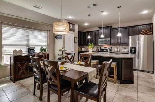 524 Crown Oaks Dr, Fort Worth TX  76131-4264 exterior