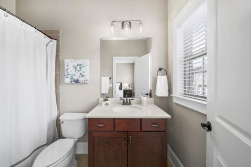 3635 Brookleigh Ln, Atlanta GA  30319-2206 exterior