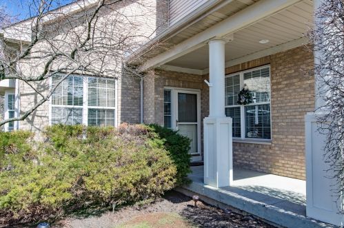 497 Freedom Ct, Gurnee, IL 60031-4493