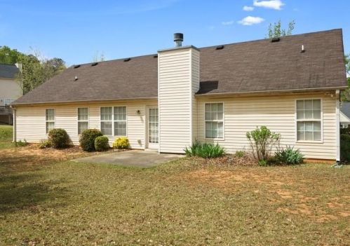 20 Hallmark Ln, Porterdale, GA 30014-7060