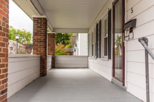 5 Oakland Ct, Springfield, OH 45505-1327
