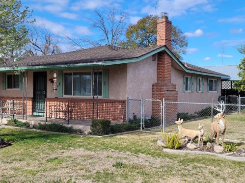 410 15th St, Sharon, CA 93610-2214