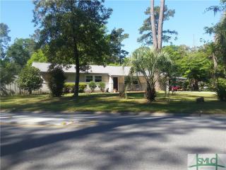 27 Hillyer Dr, Savannah, GA 31406-5757
