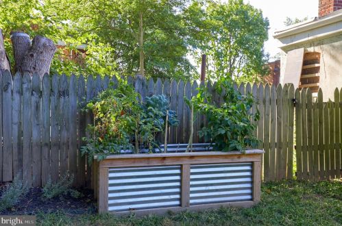 19 Howard Ave, Lancaster PA  17602-3603 exterior