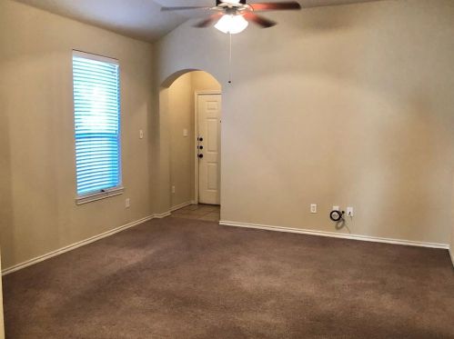 353 Schirra Ct, Lavon, TX 75166-1873