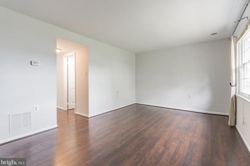 8623 Harrison Ct, Marshall, VA 20115-3737