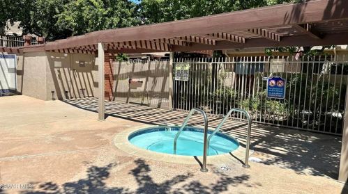 2424 Chandler Ave, Simi Valley CA  93065-0931 exterior