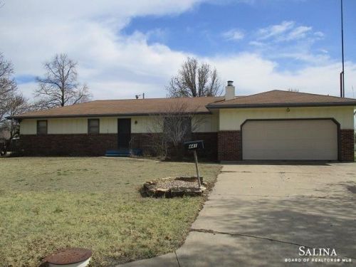 441 Lee St, Culver, KS 67484-9722