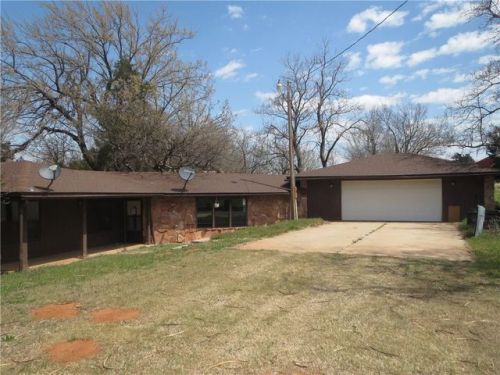 26600 Cypress Rd, Geary, OK 73040-4243