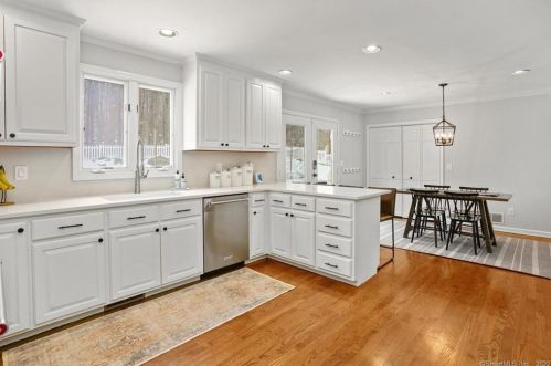 54 Misty Ln, Upper Stepney CT  06468-3215 exterior