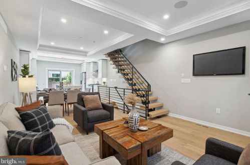 2200 Kater St, Philadelphia, PA 19146-1139