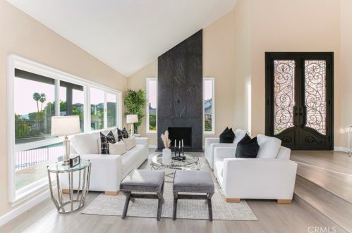 815 Moorside Dr, Glendale CA  91207-1135 exterior