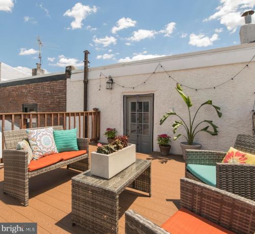 413 Belgrade St, Philadelphia PA 19125-2622 exterior