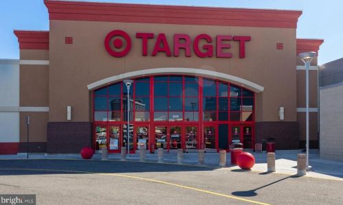 7109 Lamar Dr, Springfield VA  22150-3127 exterior