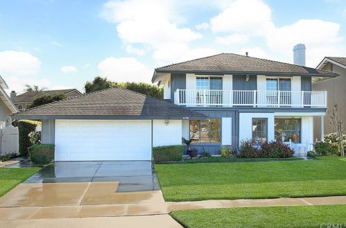 8798 Hummingbird Ave, Santa Ana, CA 92708-6245