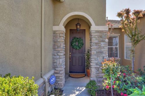 10061 Rhone River Dr, Elk Grove, CA 95624-4613