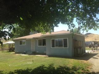 2403 Wakefield Ave, Navelencia, CA 93654-9608