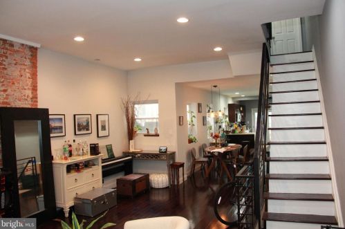 1433 Ellsworth St, Philadelphia PA  19146-3107 exterior