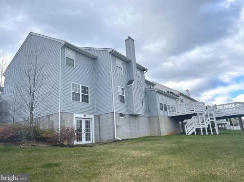 800 Clydesdale Dr, York, PA 17402-7599
