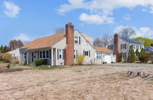 76 Sweetfern Rd, Warwick, RI 02888-5335