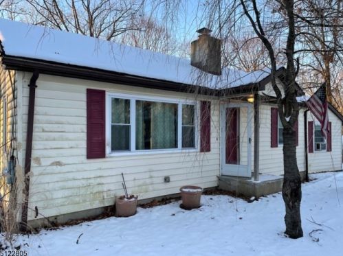 604 Brooklyn Mountain Rd, Hopatcong, NJ 07843-1229