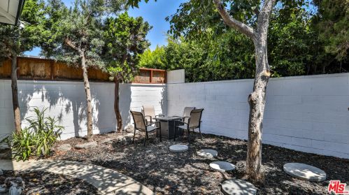 13606 Lemoli Ave, Hawthorne CA  90250-7722 exterior