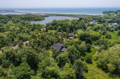 60 Gray Craig Rd, Middletown, RI 02842-5776