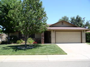 3459 Timbercreek Dr, Redding, CA 96002-4856