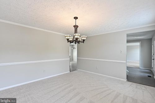8407 Paige Glen Ave, Springfield VA  22152-3543 exterior