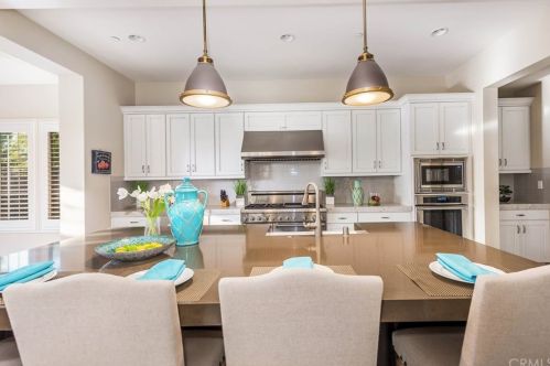 18 Shadybend, Irvine CA  92602-0844 exterior