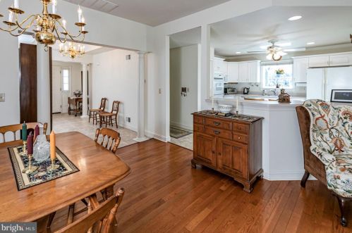 2 Birchwood Ct, Princeton NJ  08540-5041 exterior