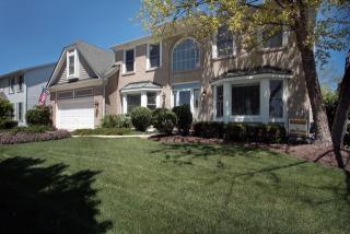653 Clarendon Ln, Aurora, IL 60504-3227