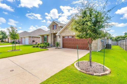 5509 Appalachian Way, Fort Worth, TX 76123-2824