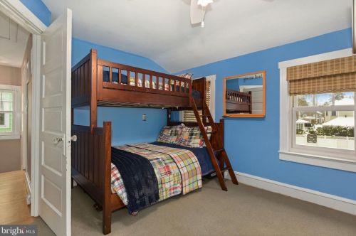 252 Hawthorne Ave, Haddonfield NJ 08033-1404 exterior