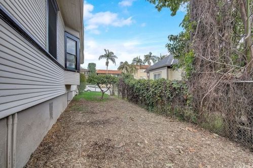 7211 Washington Ave, Whittier CA 90602-2233 exterior