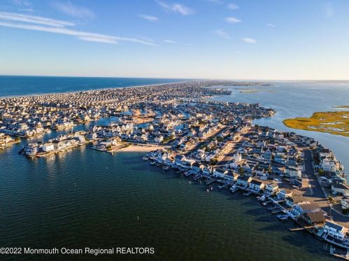 450 Tamiami Dr, Lavallette NJ  08735-3035 exterior