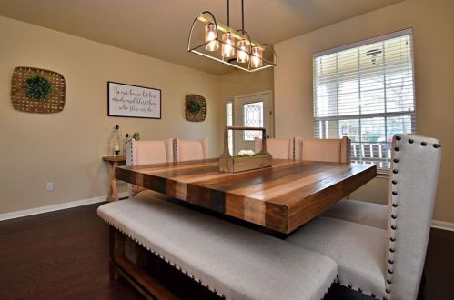 1065 Four Seasons Farm Dr, Uhland TX 78640-5765 exterior