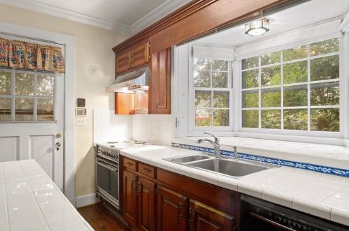 5 Brookhaven Dr, Atlanta GA  30319-1143 exterior