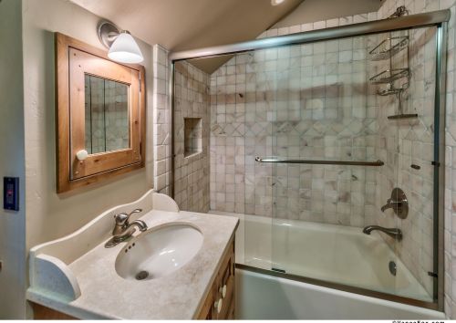 10221 Dick Barter, Truckee CA  96161-5172 exterior